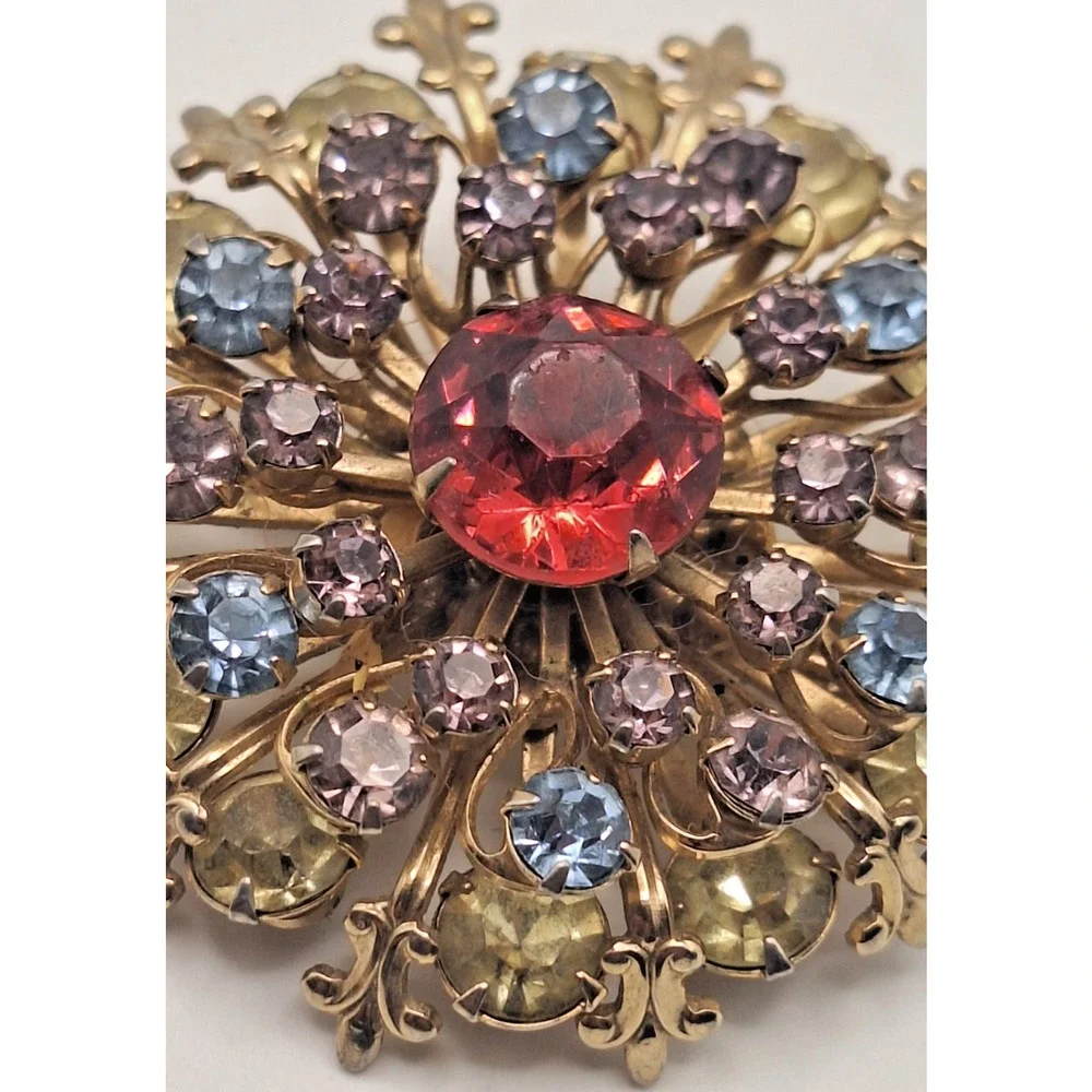 Unbranded striking vintage